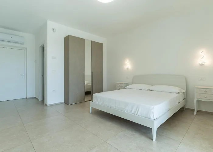 Infinity With Pool By Wonderful Italy Villa