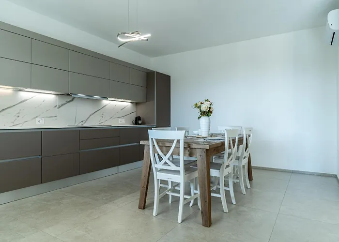 Infinity With Pool By Wonderful Italy Villa Olbia