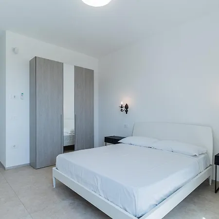 Villa Infinity With Pool By Wonderful Italy *